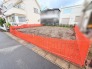 閑静な住宅街の一角に位置し、理想の住まいをゼロから描ける広がりを感じる空間です。