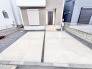 すっきりと整えられた外観が日々の暮らしに静かな安らぎをもたらし、住まう人の帰りを穏やかに迎えてくれます。
