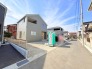 車通りの少ない閑静な住宅地、のびのびした子育てに適します。
