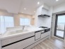 無駄のない洗練されたデザインが、日々の暮らしに心地よい調和とゆとりをもたらします。