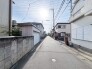 穏やかな日差しが注ぐ、静かで落ち着いた住環境が広がります。