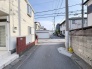 静かな住宅街に佇む、心地よい住まいの入り口。