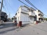 閑静な住宅街に佇む、穏やかな表情の住まい