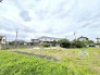 空が広く見渡せる開放的な環境で、穏やかな時間が流れるのどかな暮らしを描ける場所です。