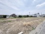 空が広く開放的な景観が広がり、穏やかな時間が流れるのびやかな敷地です。