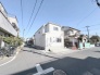 穏やかな街並みに調和する、落ち着きある住まい