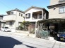 穏やかな街並みに溶け込む、安心感のある住まい