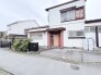 落ち着きある外観に、緑が心地よい佇まい。