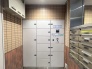 整然と並んだロッカーが、機能的で洗練された印象を与えます。