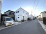 幹線道路から１本入った現地は、想像以上に静かに感じられます。
