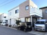 車通りの少ない閑静な住宅地、のびのびした子育てに適します。
