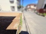 閑静な住宅街に位置する、これからの暮らしを自由に描き出せる開放感のある更地です。