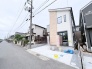 洗練された外観が街並みに馴染む、落ち着きと調和を感じさせる佇まい。
