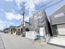 空と街並みが調和する、穏やかな空気が流れる街。