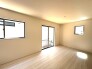 無駄のないシンプルな空間が、日々の暮らしに心地よいゆとりと落ち着きをもたらします。