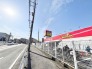 青空の下、心地よい風が吹き抜ける開放的な空間 700m
