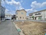 閑静な住宅街の一角にあり、新しい暮らしの夢を自由に描ける整った土地の広がりを感じさせます。