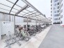屋根付き駐輪場は、雨の日でも自転車を快適に利用できます。