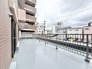 ゆとりの広さを確保したバルコニー。お布団を干すのも、この広さならラクラク。
