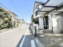静かな住宅街に佇む、整然とした佇まい。