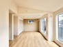 将来的には間仕切りして２部屋に変更可能な洋間。成長に合わせた間取り変更が可能なタイプ。
心地よい温かみと、穏やかな広がりを感じさせる空間