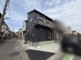 街並みに映える、個性的で洗練された佇まい