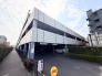 青空と雲が広がる、開放感あふれる空間。
