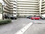 緑に囲まれた、落ち着きのある共用空間が広がります