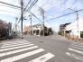 街並みに調和する、穏やかな日常が広がる景色。