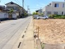 駐車が苦手な方にも嬉しい、前面６ｍ道路に面した住まい。
