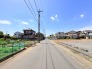 青い空と緑が調和する、のどかな風景
