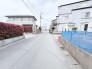 穏やかな街並みに、季節の彩りを感じる住まい。