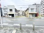 暮らしに寄り添う、穏やかな街並みに佇む住まい