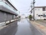 穏やかな街並みが、雨に洗われ静かに佇む。