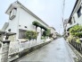 緑豊かな生垣に囲まれた、閑静な住環境が広がる街並み