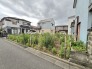 周辺の閑静な住宅街に溶け込み、穏やかな時間が流れる落ち着いた住環境が広がっています。