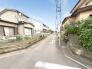 緑豊かな植栽が彩る、心地よい静けさが漂う街並み