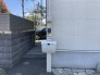 静けさに満ちた、落ち着いた住まいの入り口。
