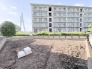 広がる青空と、雄大な橋を望む開放的なロケーション。