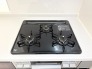 洗練されたデザインの器具が並び、心地よく料理の時間を楽しめるスマートな空間が広がります。