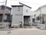 スタイリッシュな外観デザインが街並みに映える、洗練された佇まいの住まい。