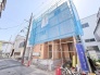 新しい暮らしの始まりを感じさせる、静かな環境に佇む建築途中の住まいです。