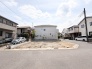 空と街並みが調和する、心地よい静けさを感じる場所。