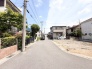 静かな住宅街に広がる、穏やかな日差しに満ちた心地よい空間。