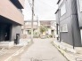 落ち着いた街並みに溶け込み、日々の暮らしに穏やかな安らぎをもたらす住環境が整っています。