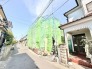閑静な住宅街の一角にあり、新しい暮らしがこれから始まろうとする期待感を感じさせる落ち着いた環境です。