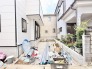 周囲の建物と調和する整った外観が、心地よい住環境への期待を高めてくれる場所です。