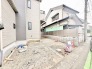 周辺環境に溶け込み、日々の暮らしを穏やかに育んでいける落ち着いた雰囲気の敷地です。