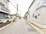落ち着いた周辺環境が広がり、日々の暮らしに静かな安らぎを感じさせてくれる住環境です。
