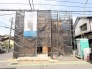 新しい暮らしの土台が静かに形作られていく、期待感に満ちた建設中の様子です。